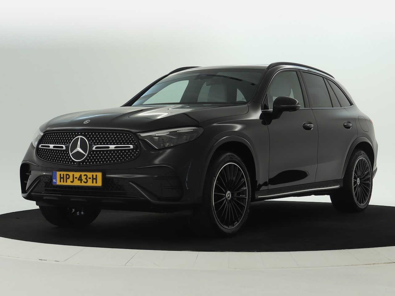 Mercedes-Benz GLC-klasse - 300 e 4MATIC AMG Plug-In Hybride | Edition AMG | Night Pakket | Alarm | Trekhaak | 20 Inch - AutoWereld.nl