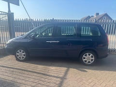 Peugeot 807 - 2.2 ST Premium 3 MND GAR | CLIMA | CRUISE CONTROL | TREKHAAK | P
