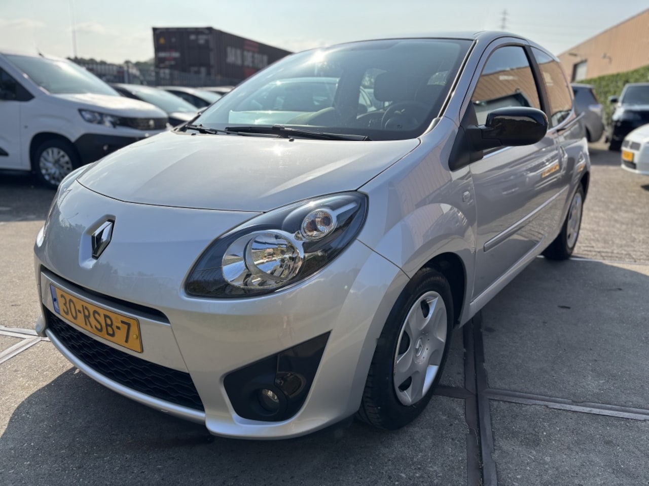 Renault Twingo - 1.2-16V Dynamique INVALIDE!HANDGAS!ROLSTOELLIFT! - AutoWereld.nl
