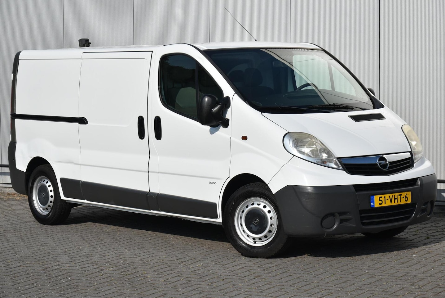 Opel Vivaro - bestel 2.5 CDTI L2H1 146 Pk Airco Trekhaak NAP! - AutoWereld.nl