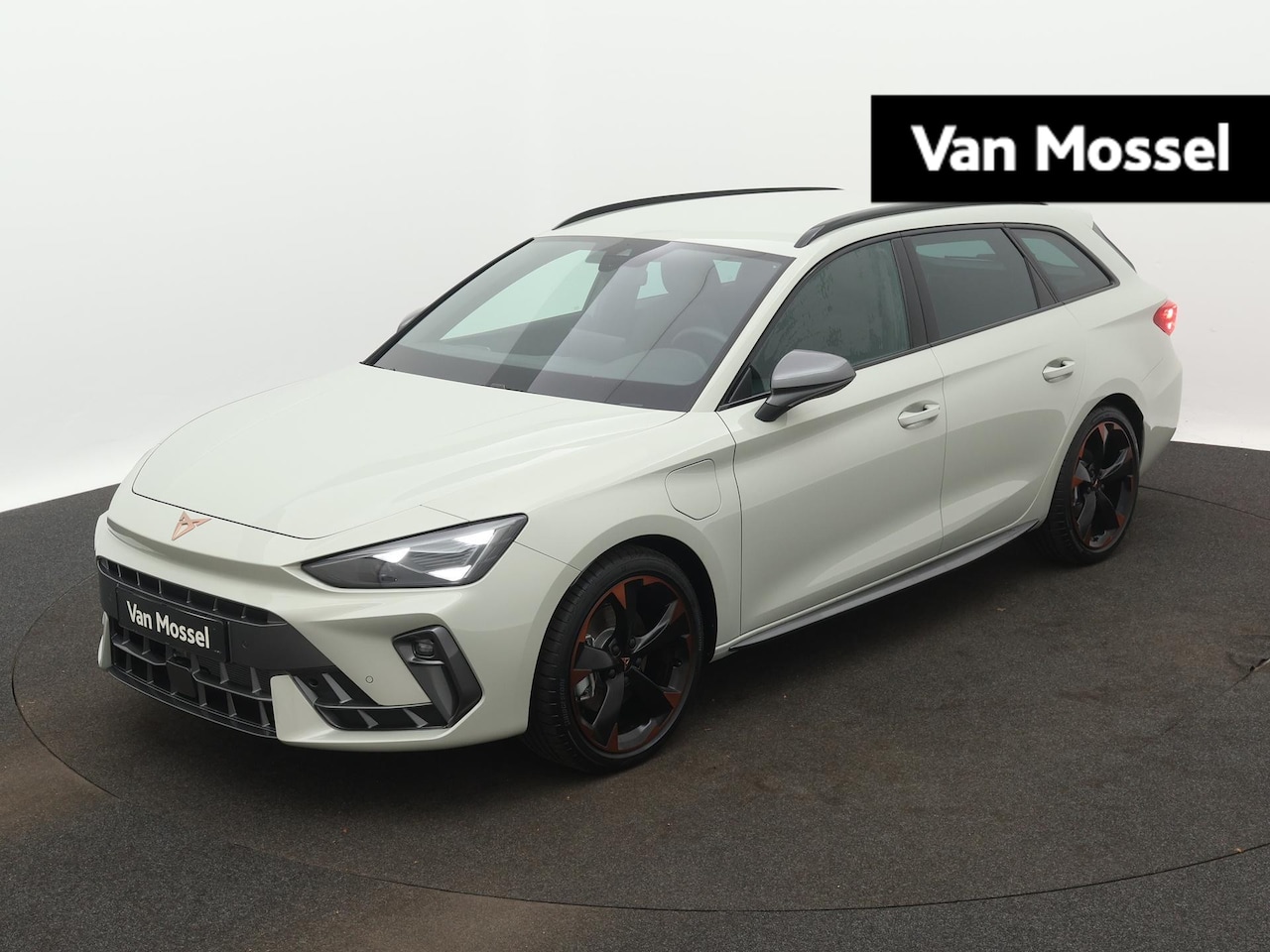 CUPRA Leon Sportstourer - 1.5 TSI e-Hybrid Business | NETTO VRAAGPRIJS RIJKLAAR | ELEK.LAADKLEP | STOEL-STUUR VERWAR - AutoWereld.nl