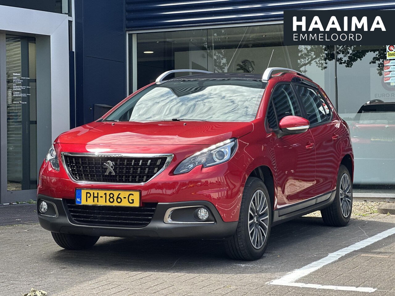 Peugeot 2008 - 1.2 110pk Blue Lion | Trekhaak | Panorama dak | Airco | Cruise Control | Elektrische ramen - AutoWereld.nl