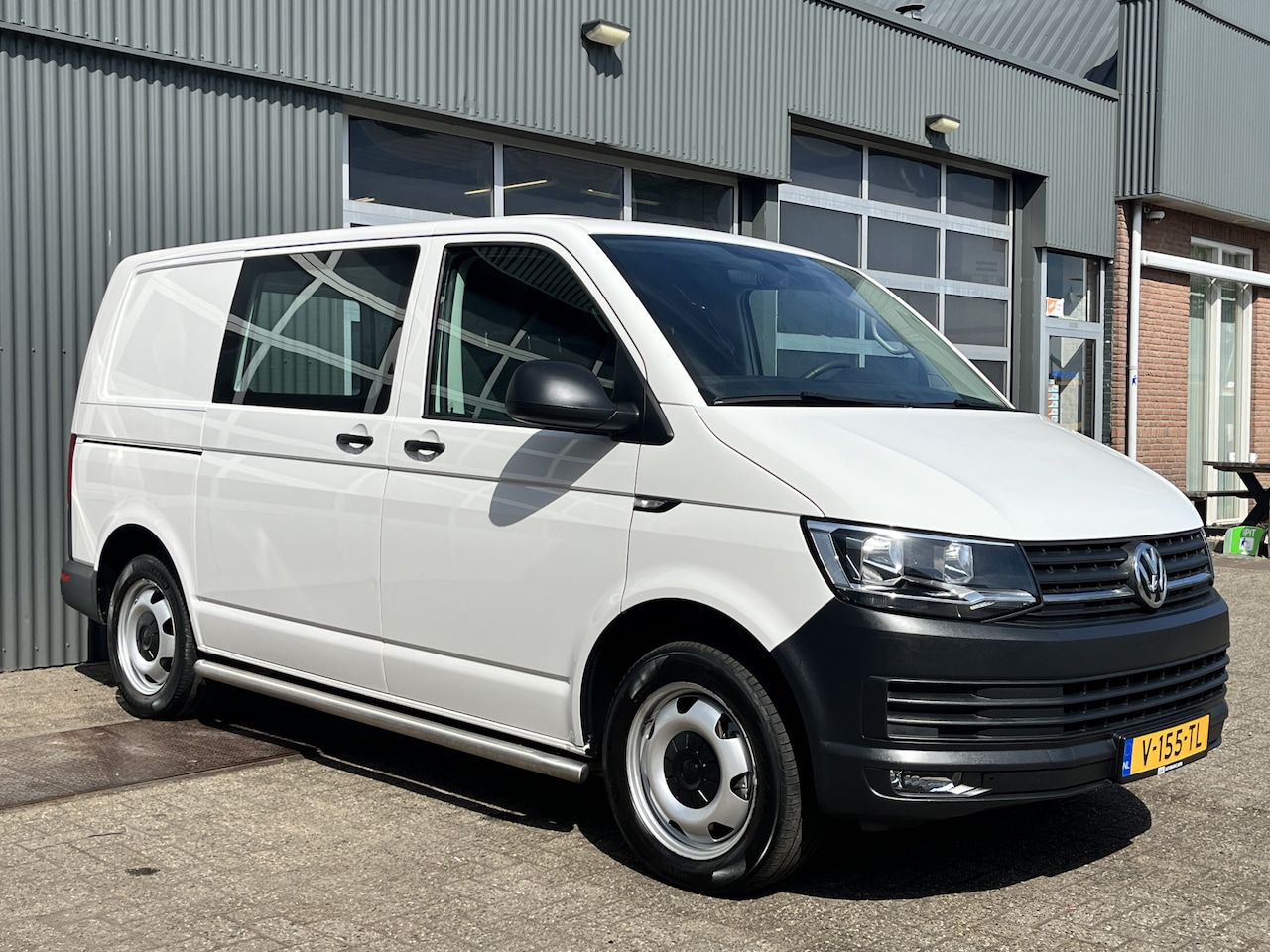 Volkswagen Transporter - 2.0 TSI L1H1 Benzine Airco Cruise controle Navigatie Apple carplay Parkeerhulp achter 3-Pe - AutoWereld.nl