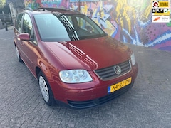 Volkswagen Touran - 2.0 TDI Trendline airco stereo elektrische ramen centrale vergrendeling apk april 26