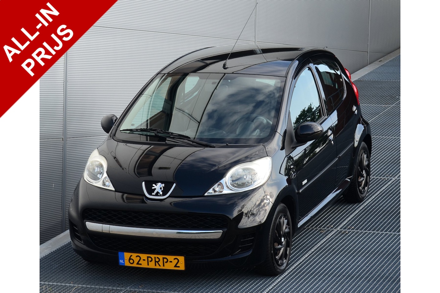 Peugeot 107 - 1.0-12V AUTOMAAT MILLESIM 200 | AUTOMAAT | AIRCO | 30.600KM | ALL SEASON BANDEN | 5-DEURS - AutoWereld.nl