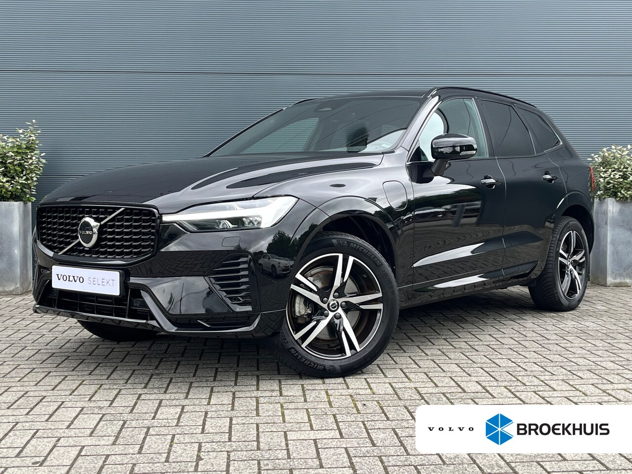 Volvo XC60 - T6 Plug-in hybrid AWD R-Design Long Range | Achteruitrijcamera | Apple Carplay/Android Aut - AutoWereld.nl