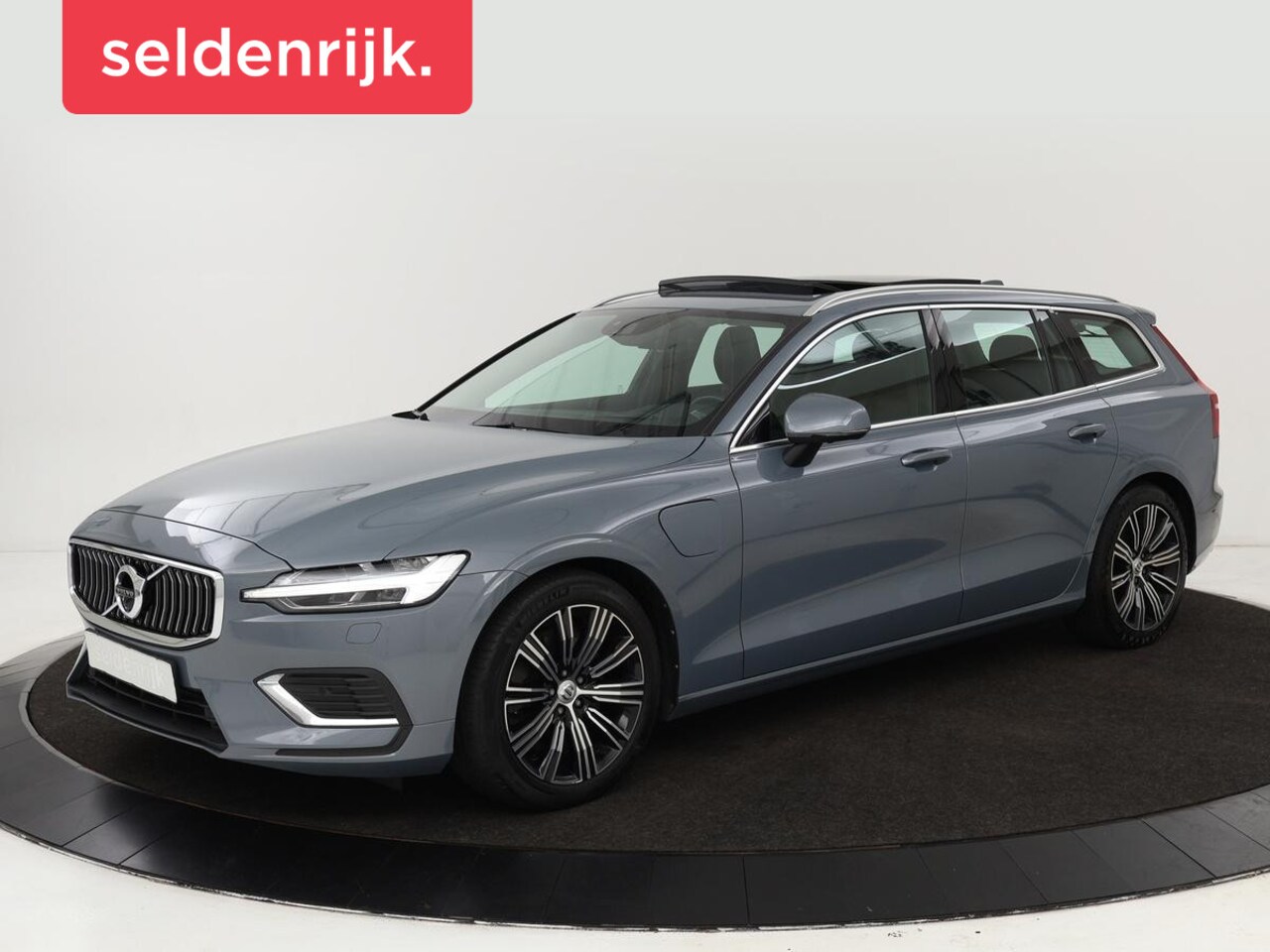 Volvo V60 - 2.0 T6 Recharge AWD Inscription Expression | Panoramadak | Head-Up | Leder | Stoel & stuur - AutoWereld.nl