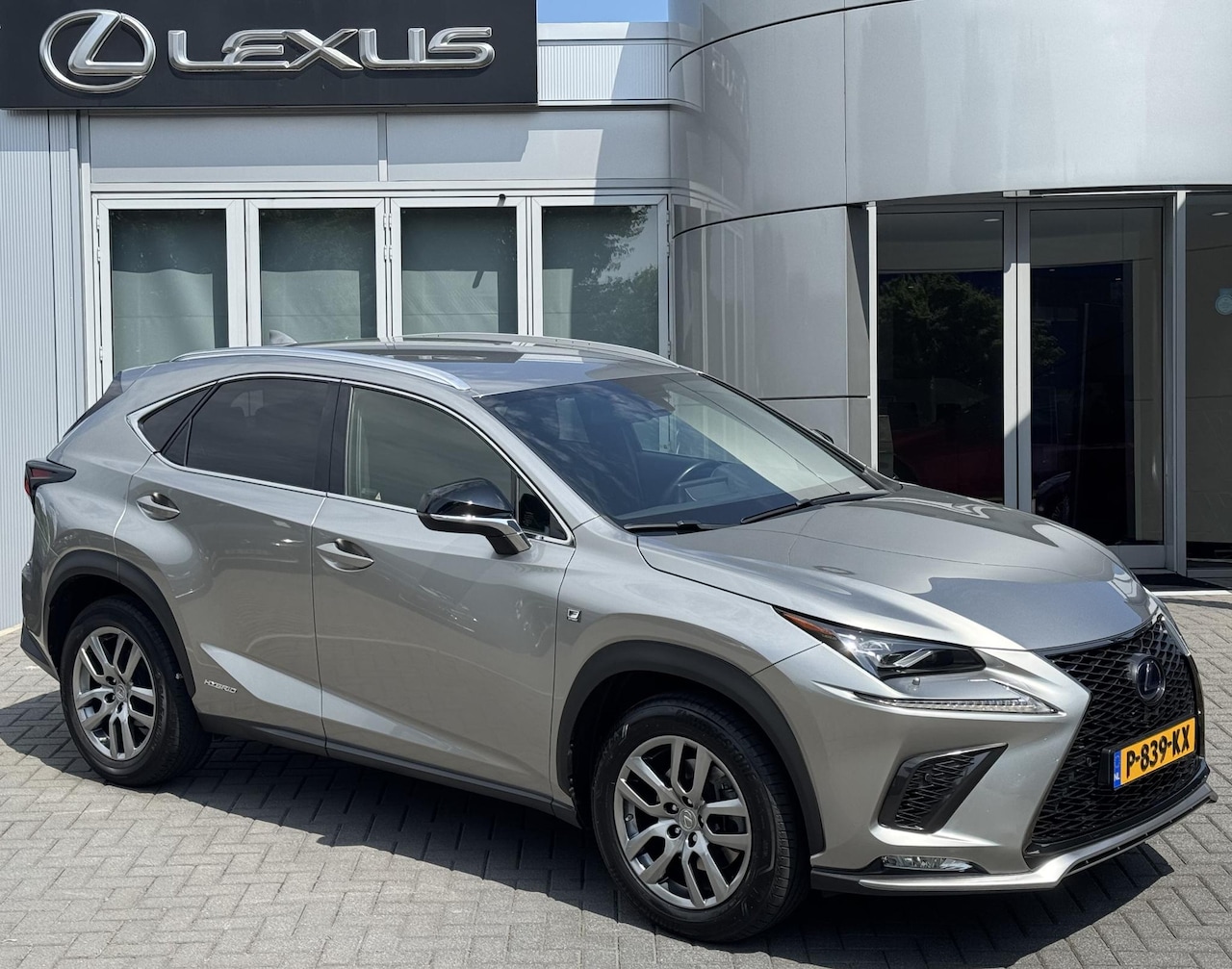 Lexus NX - 300h AWD F Sport Line 300h AWD F Sport Line - AutoWereld.nl