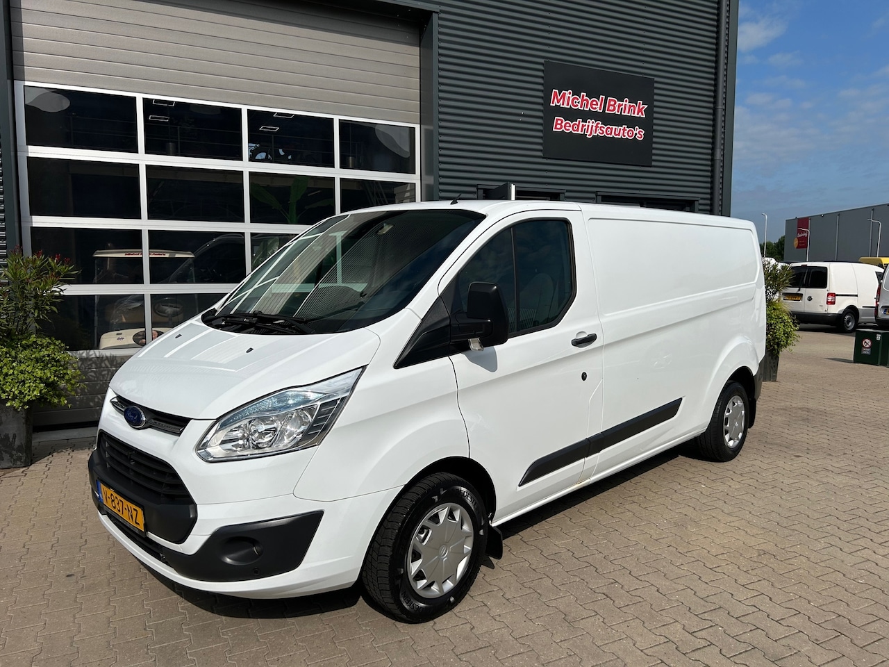 Ford Transit Custom - 290 2.2 TDCI L2H1 Ambiente 290 2.2 TDCI L2H1 Ambiente - AutoWereld.nl