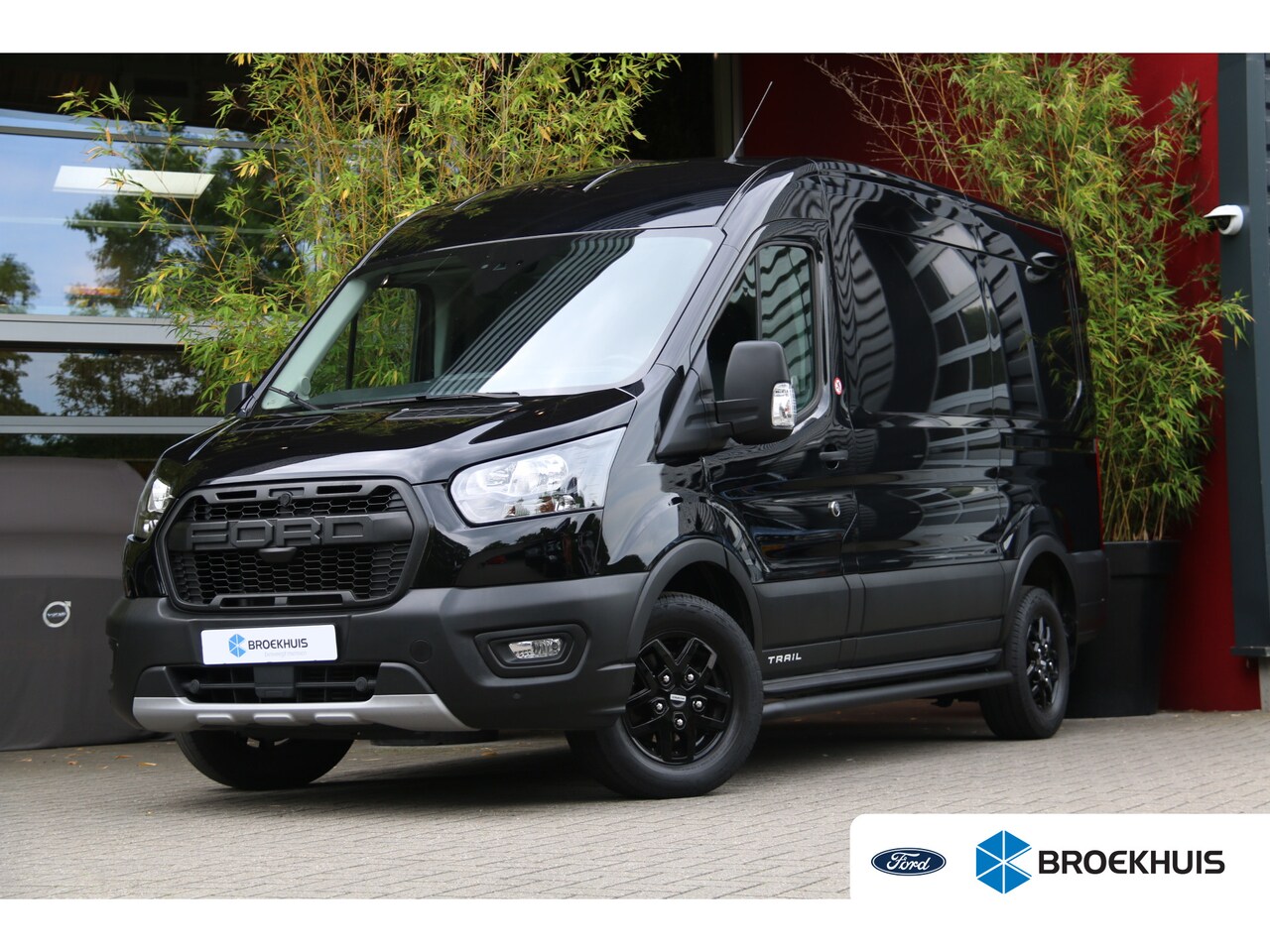 Ford Transit - 350 2.0 TDCI L2H2 Trail MHEV 130PK | Camera | Trekhaak | Stoelverwerming - AutoWereld.nl