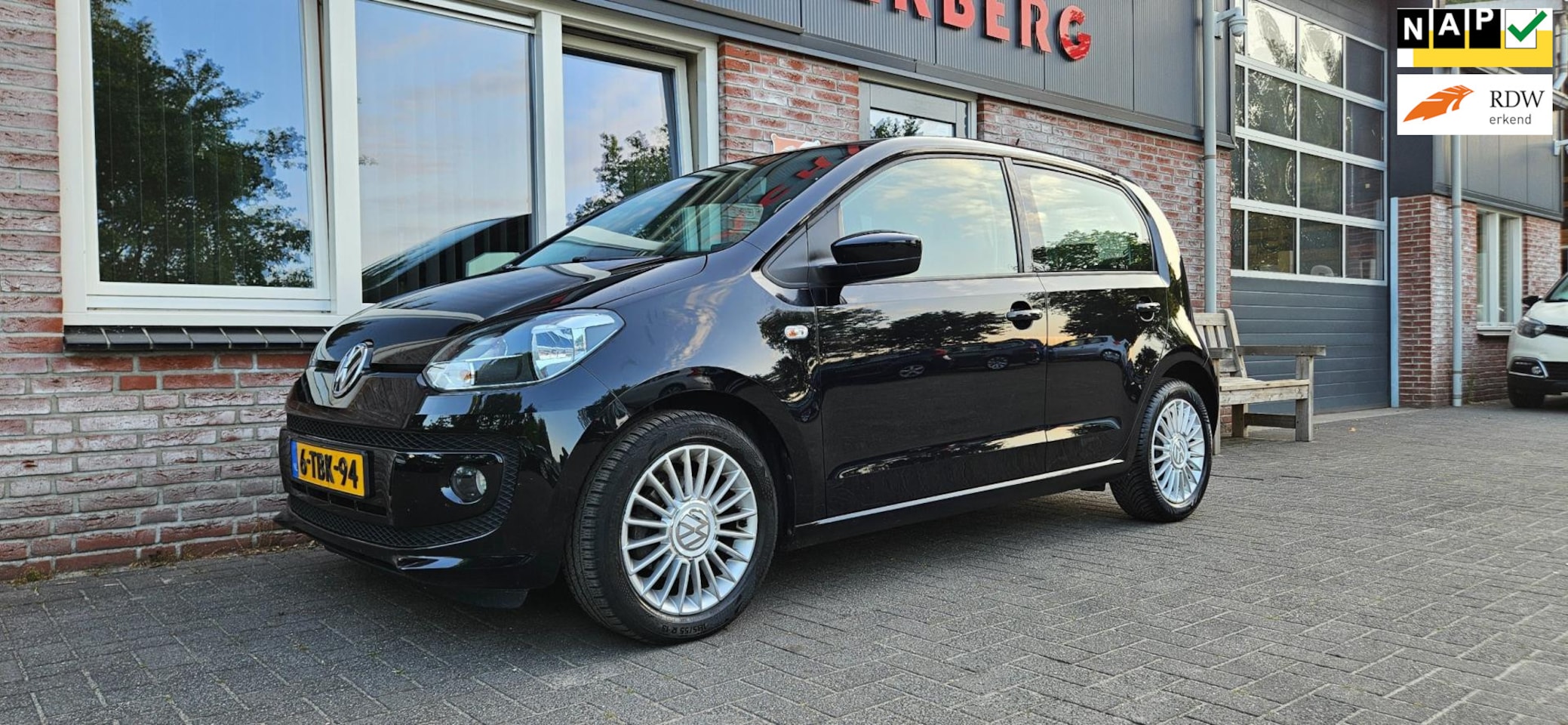 Volkswagen Up! - 1.0 high up! BlueMotion 5-Deurs! Airco! Cruise Control! NAP! Leuke Auto! - AutoWereld.nl