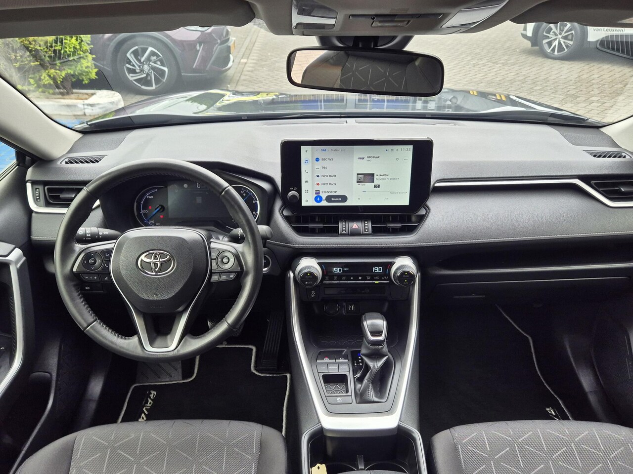 Toyota RAV4 - 2.5 HYBRID ACTIVE NL-AUTO TREKHAAK - AutoWereld.nl