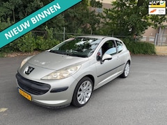 Peugeot 207 - 1.4 VTi Cool 'n Blue LET OP STUURT ZWAAR