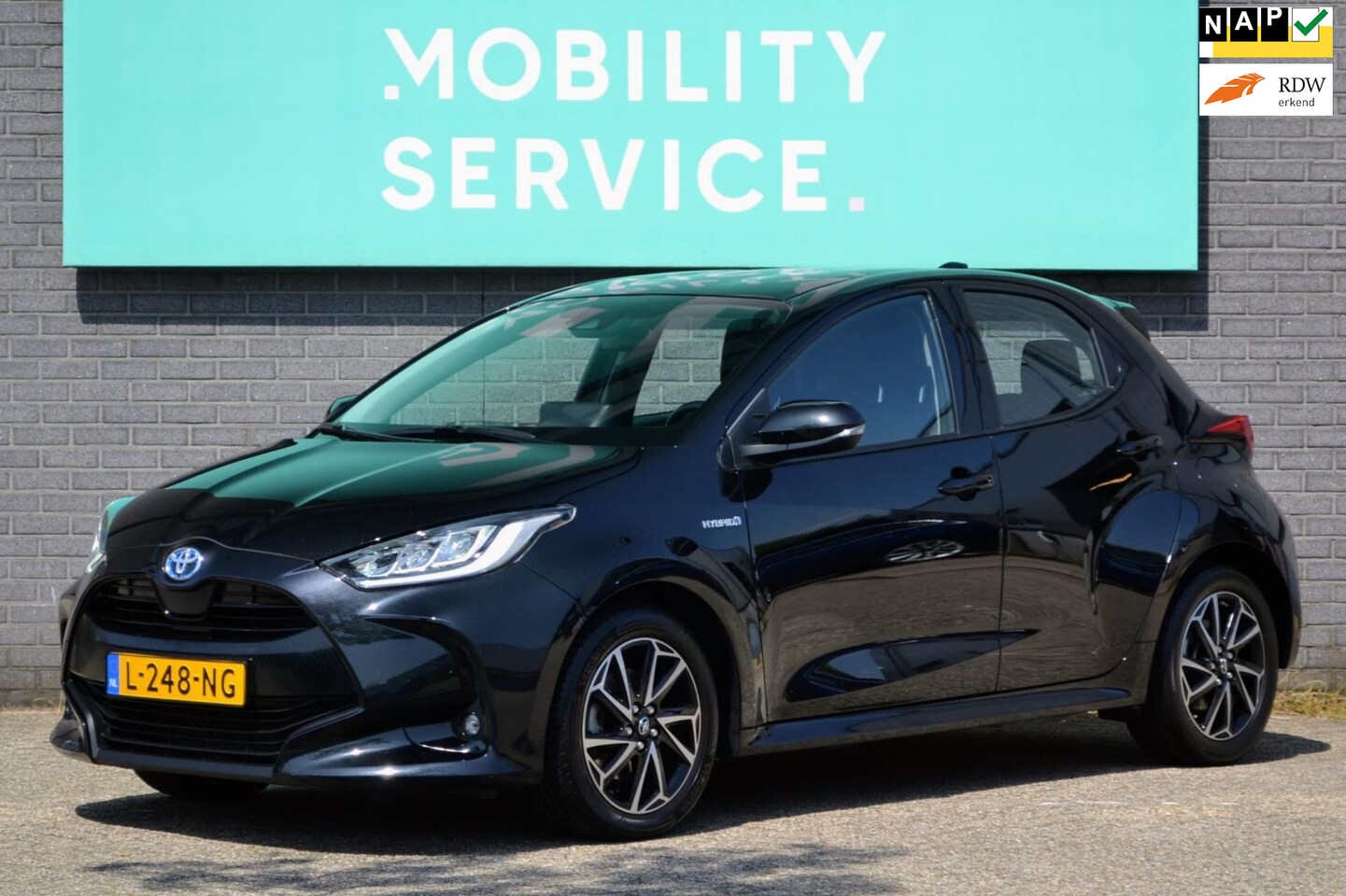 Toyota Yaris - 1.5 Hybrid Business Plus LED Clima CarPlay Navi AUT - AutoWereld.nl