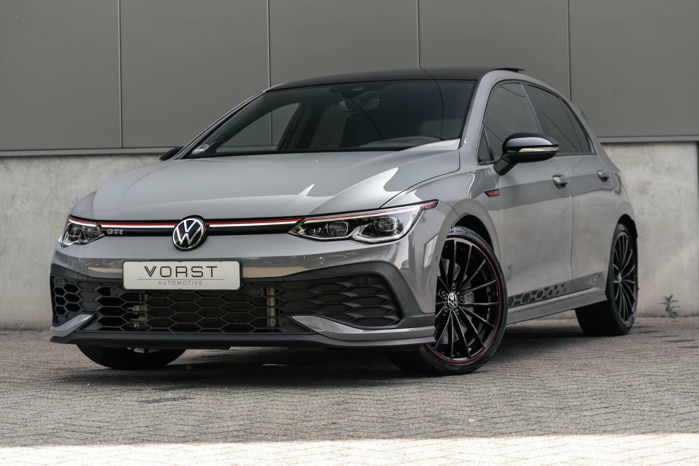 Volkswagen Golf - 2.0 TSI GTI Clubsport 45 Jahre Akra Pano DSG - AutoWereld.nl