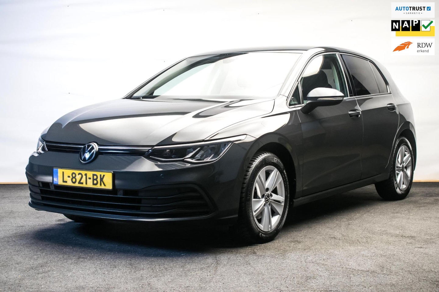 Volkswagen Golf - 1.0 eTSI Life Automaat ORG NL [ Sfeerverlichting Full LED Virtual Carplay Adaptive Cruise - AutoWereld.nl