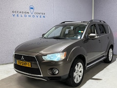 Mitsubishi Outlander - 2.0 Edition Two // LEDER // ZONNEDAK // TREKHAAK //