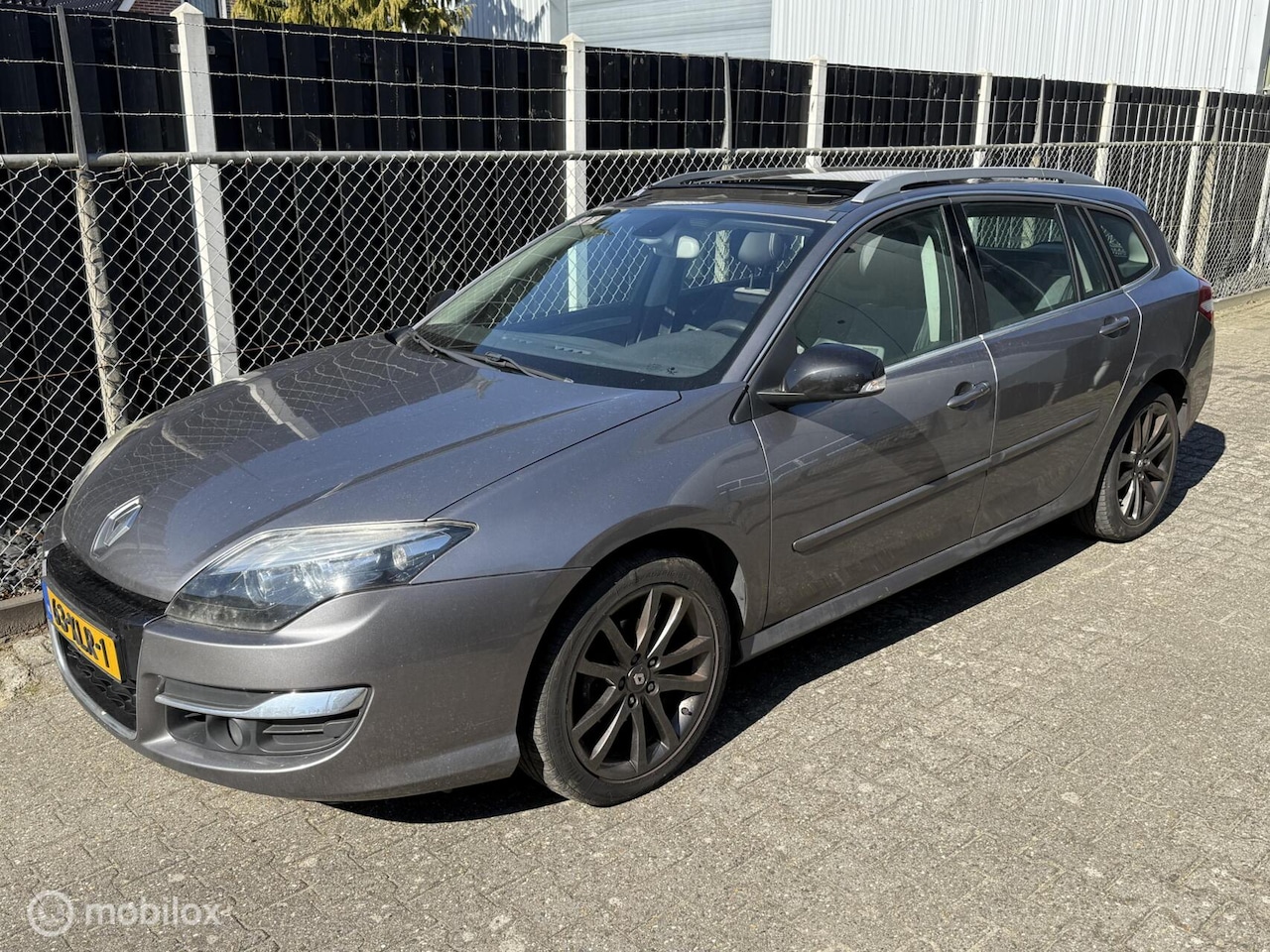 Renault Laguna Estate - 1.5 dCi panoramadak-nwe apk - AutoWereld.nl