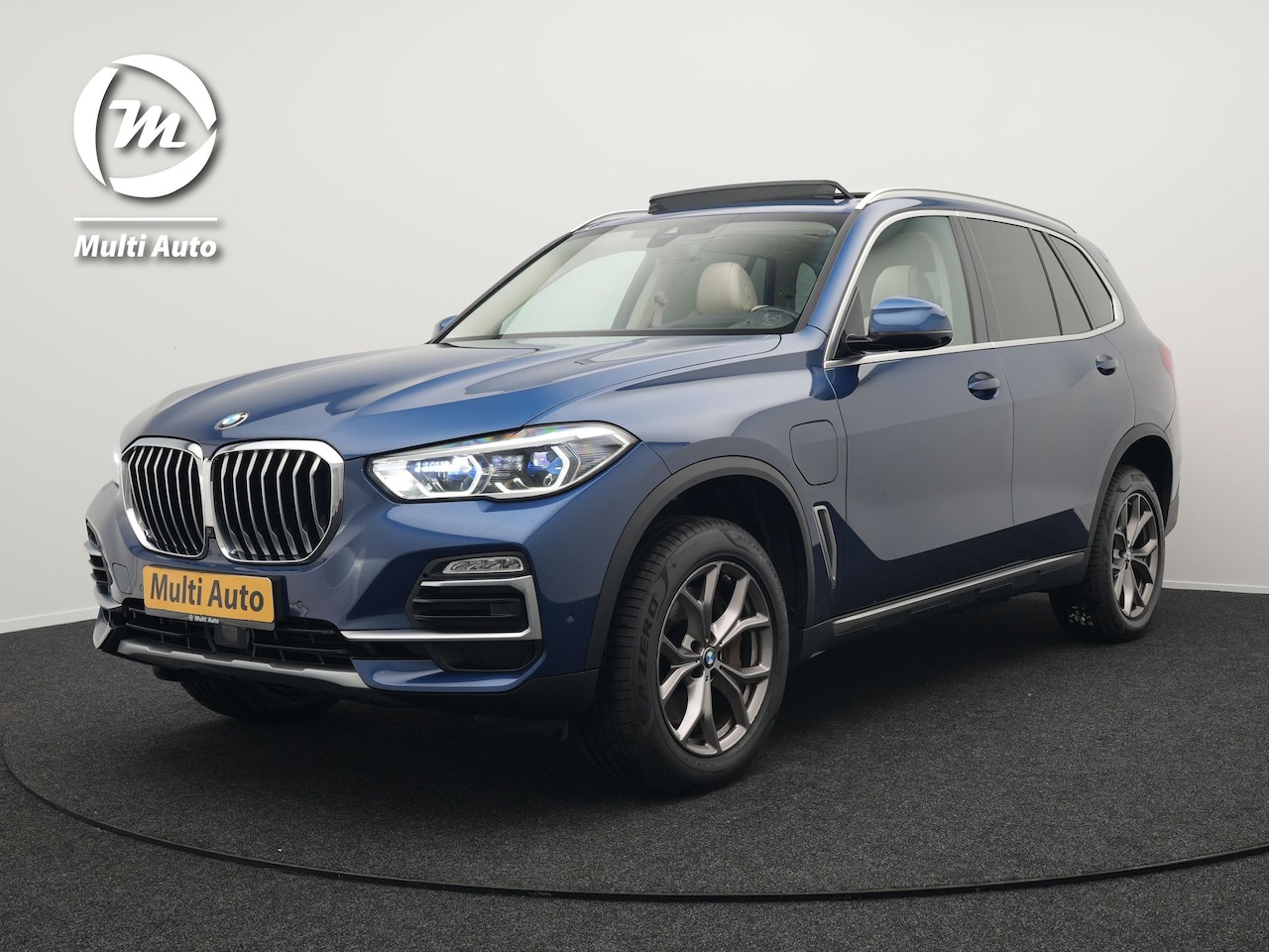 BMW X5 - xDrive45e High Executive Plug In Hybrid 394pk PHEV | Panodak | Laser LED | Adaptive Cruise - AutoWereld.nl