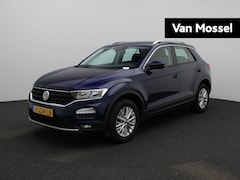 Volkswagen T-Roc - 1.5 TSI Style Business 150 PK | Navigatie | Parkeersensoren | Adaptive Cruise Control | LE