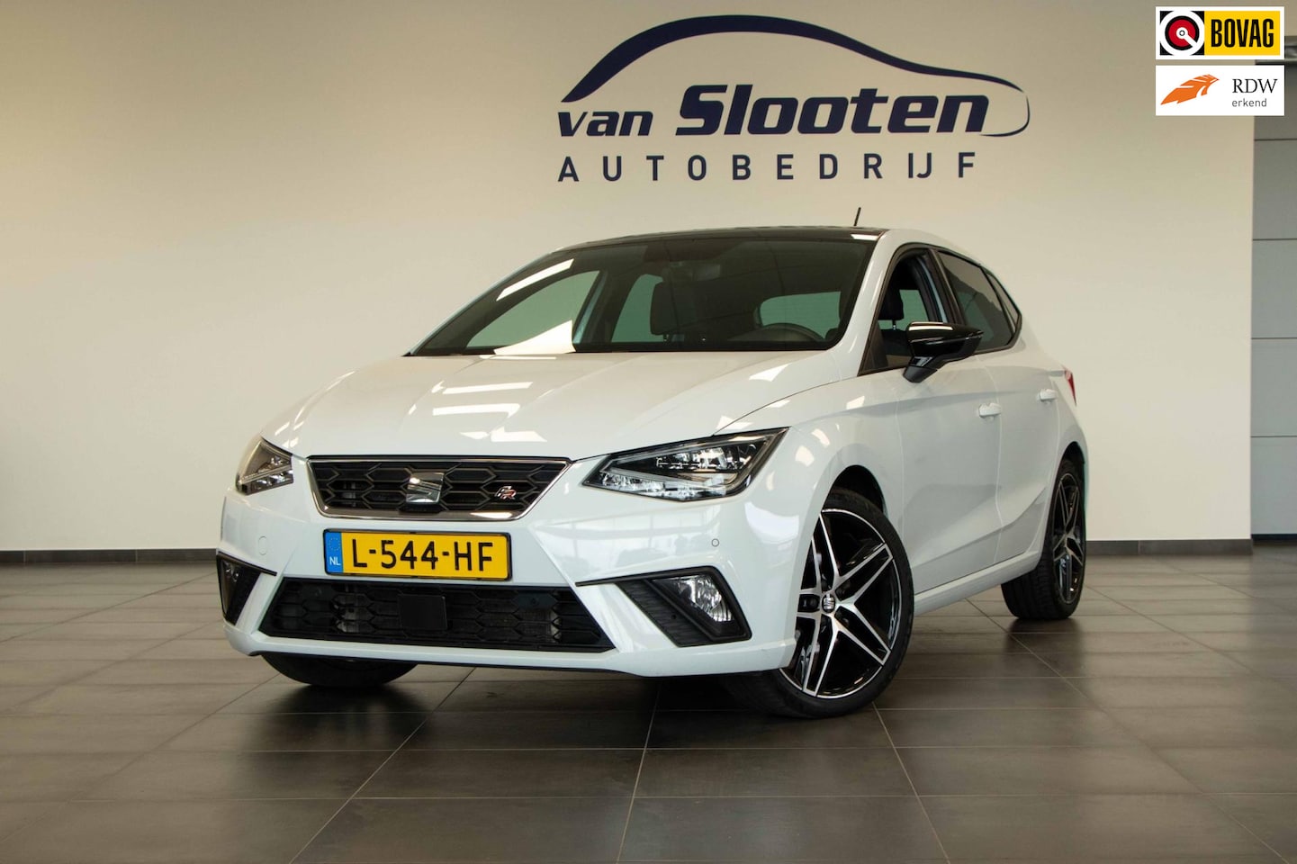 Seat Ibiza - 1.0 TSI FR Business Intense Plus| Navi| Cruise| Licht Metaal | Pano Dak| Let op 110 PK - AutoWereld.nl