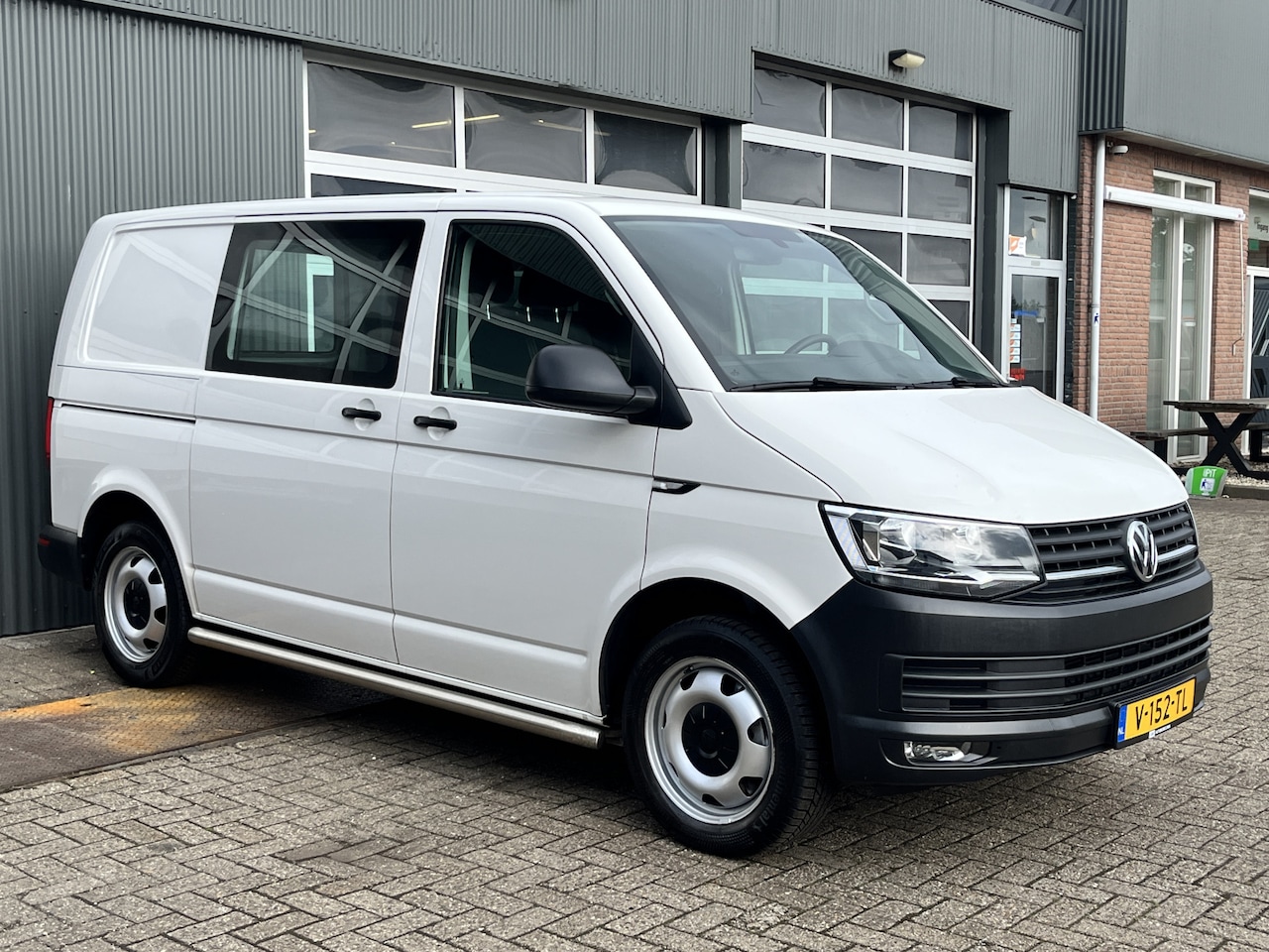 Volkswagen Transporter - 2.0 TSI L1H1 Benzine Airco Cruise controle Navigatie Apple carplay Parkeerhulp achter 3-Pe - AutoWereld.nl