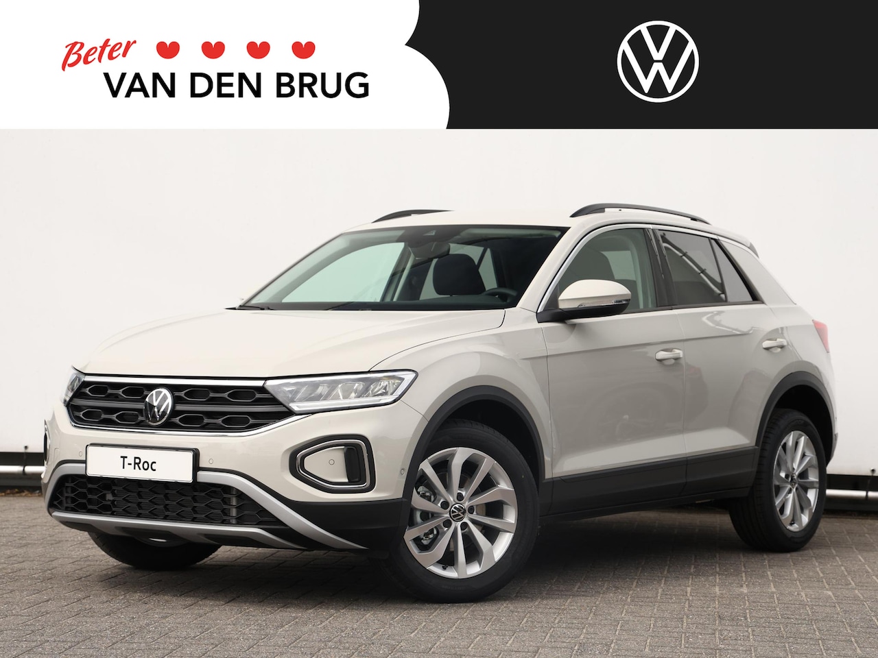 Volkswagen T-Roc - Life Edition 1.5 110 kW / 150 pk TSI | Trekhaak | Climatronic | - AutoWereld.nl