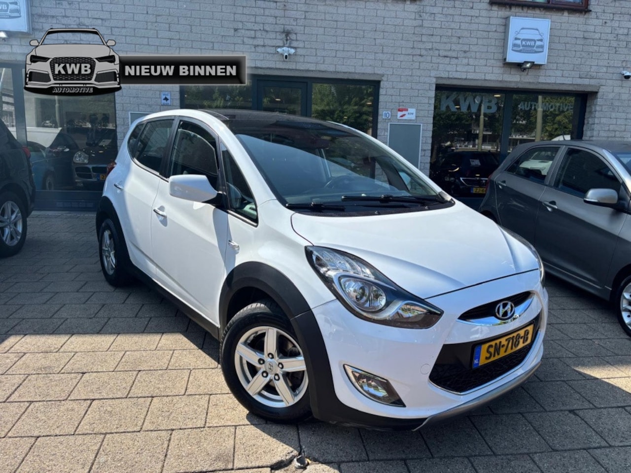Hyundai ix20 - 1.4i i-Catcher Panoramadak Navi VOL - AutoWereld.nl
