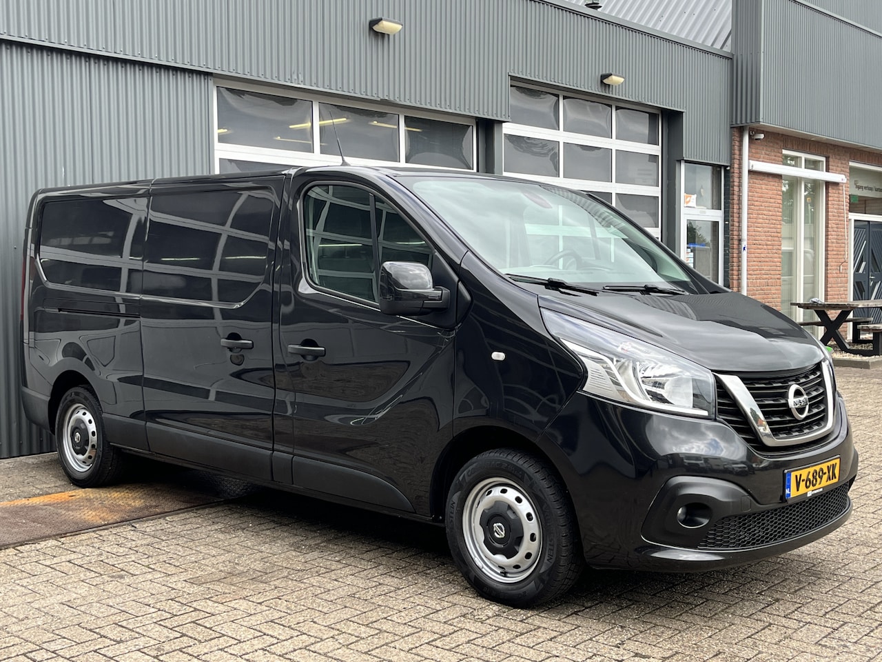 Nissan nv300 - 1.6 dCi 120 L2H1 Dubbele schuifdeur Airco Cruise control Trekhaak 2000kg Bluetooth telefoo - AutoWereld.nl