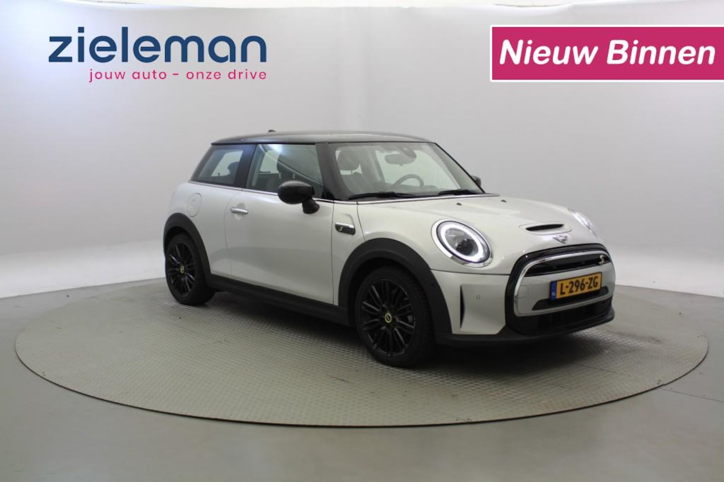 MINI Cooper - Electric Classic 33 kWh - Half leer, Stoelverw, Navi, SOH 97% - AutoWereld.nl