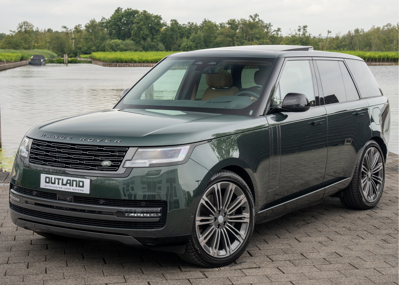 Land Rover Range Rover - P550e Autobiography | VERWACHT Augustus '25 | Belgravia Green Metallic | Cognac leder |  S - AutoWereld.nl