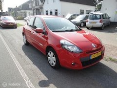 Renault Clio - 1.2 Authentique nwe apk