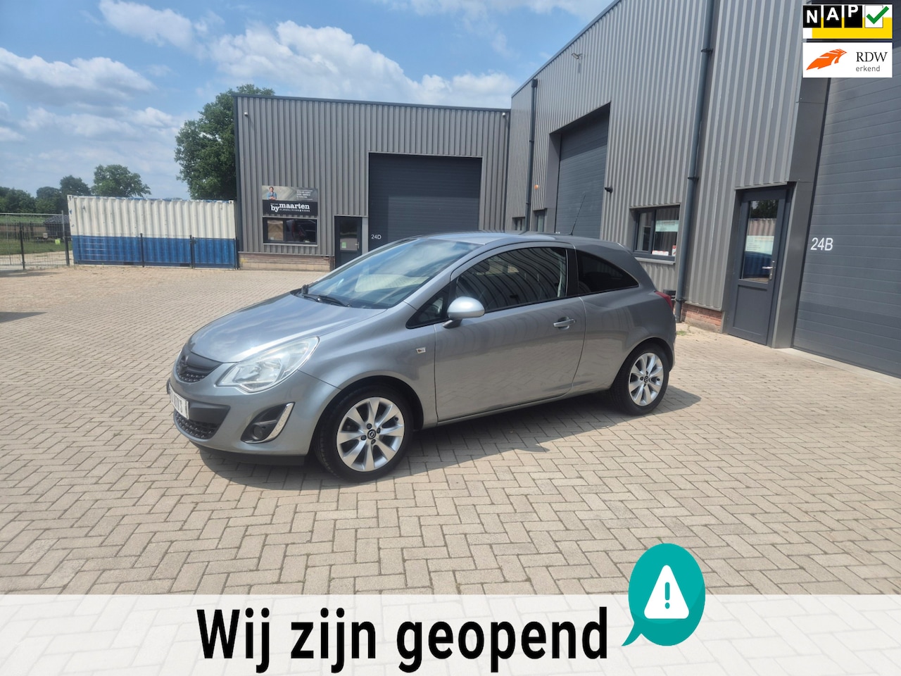 Opel Corsa - 1.4-16V Anniversary Edition TOP OCCASION 2e EIGENAAR - AutoWereld.nl