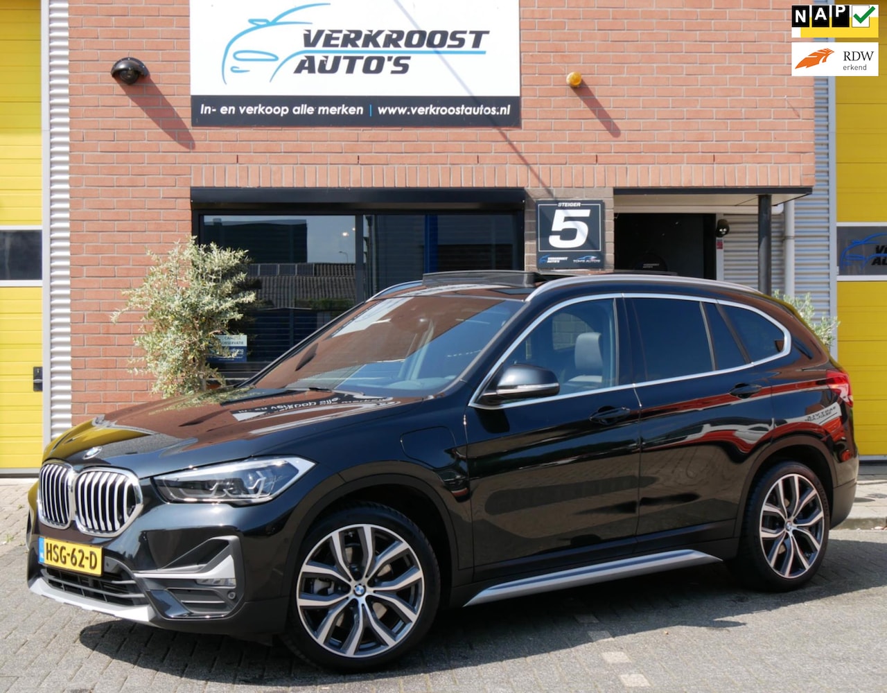 BMW X1 - XDrive25e High Executive pano. camera. leder - AutoWereld.nl