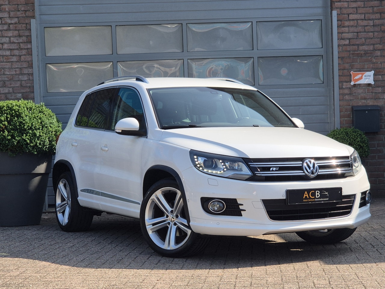 Volkswagen Tiguan - 2.0 TSI Sport&Style 4Motion Zwart Leder/T1225rekhaak - AutoWereld.nl