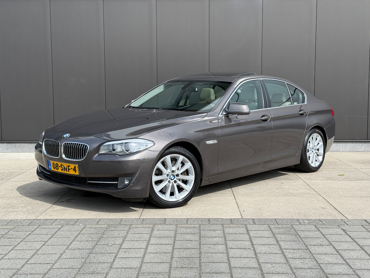 BMW 5-serie - 528i Executive Schuifdak NIEUWE APK - AutoWereld.nl