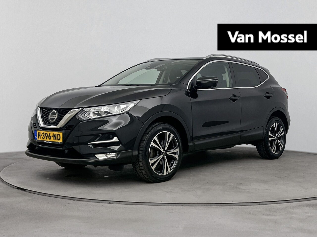 Nissan Qashqai - 1.3 DIG-T N-Connecta 140PK | Trekhaak | Panorama-dak | Navigatie | 360 Camera | Climate Co - AutoWereld.nl