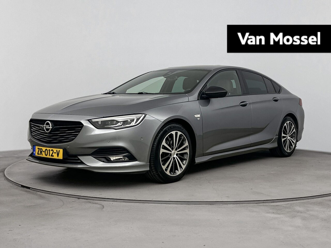Opel Insignia Grand Sport - 1.6 Turbo Exclusive 200PK | Automaat | Trekhaak | Schuif-/Kanteldak | Head-Up Display | St - AutoWereld.nl