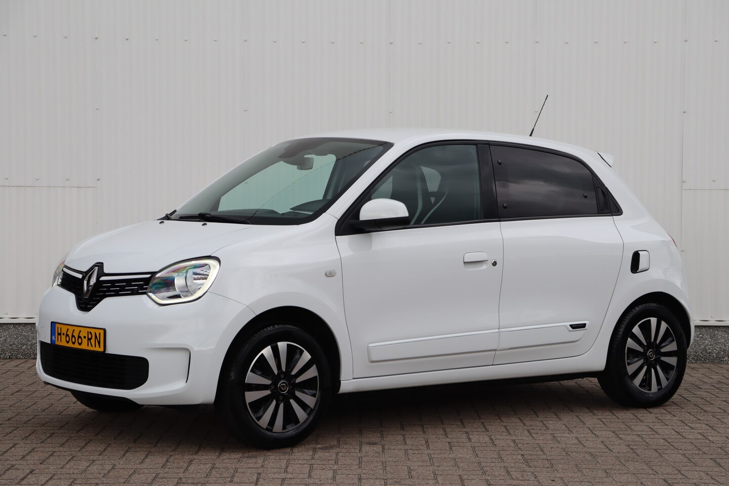 Renault Twingo - 0.9 TCe Intens 93pk | Cruise Control | Climate Control | Apple Carplay-/Android Auto - AutoWereld.nl