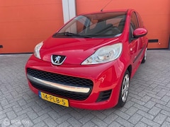 Peugeot 107 - 1.0-12V Millesim 200