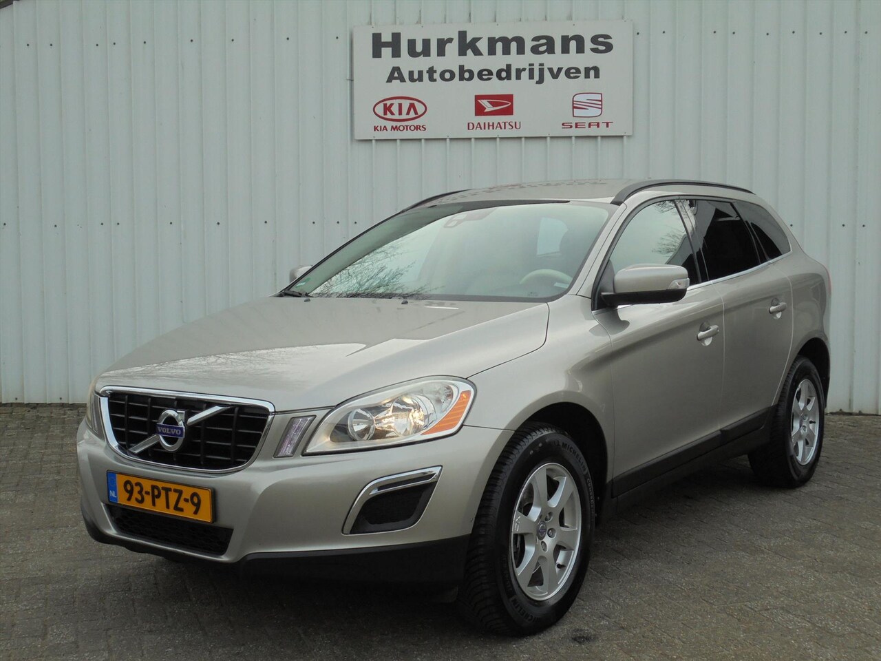 Volvo XC60 - 2.0 T 203 PK AUTOMAAT KINETIC NETTE NL-AUTO - AutoWereld.nl