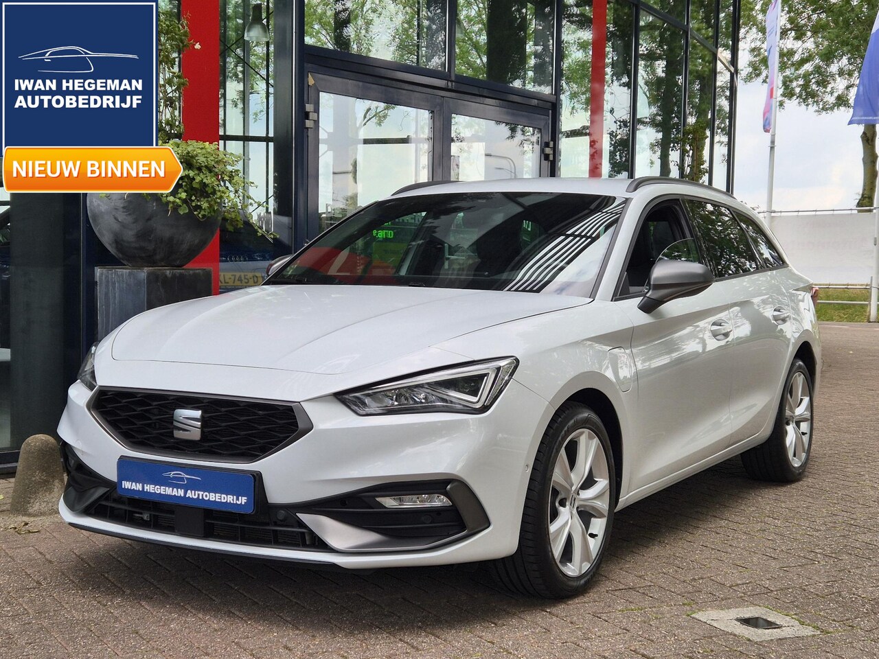 Seat Leon Sportstourer - Leon Sportstourer 1.4 TSI eHybrid PHEV FR | LM Velgen | ECC | PDC | Navigatie - AutoWereld.nl