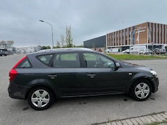 Kia Cee'd Sporty Wagon - 1.6 X-tra
