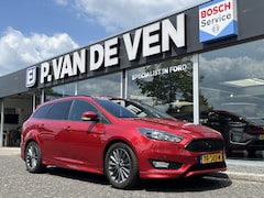 Ford Focus Wagon - 1.5 EcoBoost ST-Line 150pk/110kW 6-bak | Trekhaak | Stoel-, stuur en voorruitverwarming |