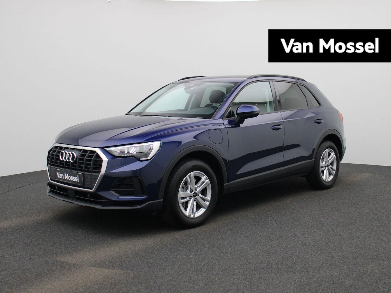 Audi Q3 - 45 TFSI e Business Edition | Automaat | Trekhaak!| Lage KM Stand | Navigatie | Virtual Coc - AutoWereld.nl