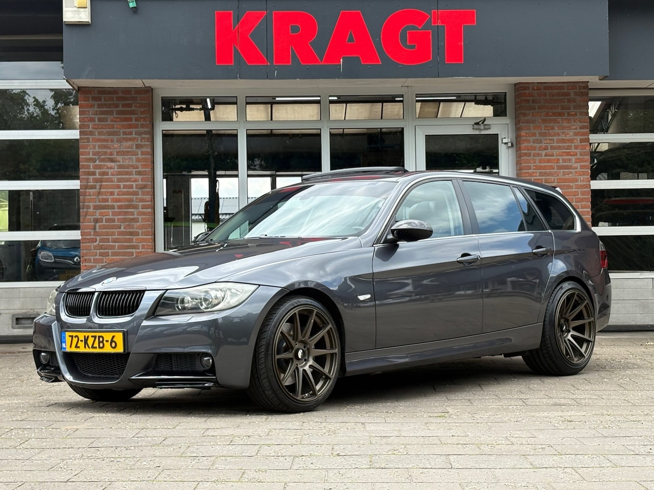 BMW 3-serie Touring - Dynamic Executive 325i 218 pk - Breedset - Xenon - panoramadak! - AutoWereld.nl