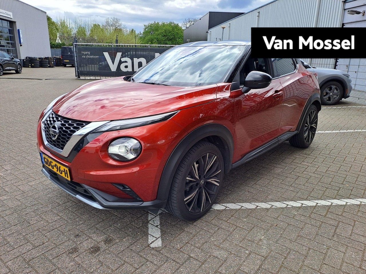 Nissan Juke - 1.0 DIG-T N-Design | NAVIGATIE | CAMERA | TREKHAAK | STOELVERWARMING | ALCANTARA INTERIEUR - AutoWereld.nl