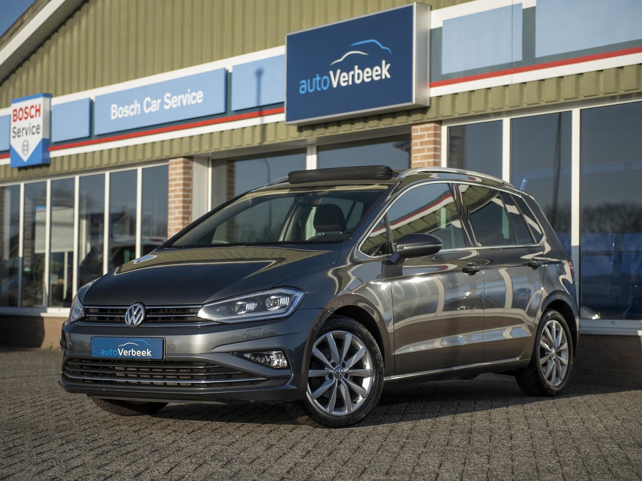 Volkswagen Golf Sportsvan - 1.5TSi 150pk ACT DSG Highline | LED | Pano | Trekhaak wegklapb. | Park Assist | Voorruitve - AutoWereld.nl