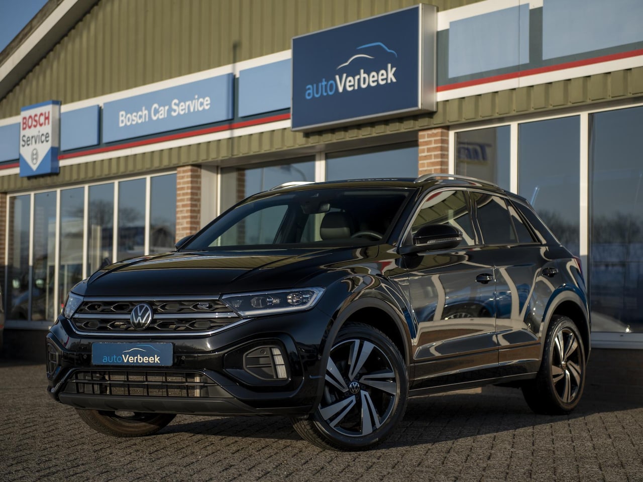 Volkswagen T-Roc - 1.5TSi 150pk R-Line | LED Matrix | DAB | App Connect | 18" Lichtmetaal | Winterpakket | Ea - AutoWereld.nl