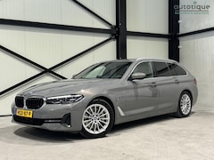 BMW 5-serie Touring - 520e Business Edition Aut. | leder | navi | trekhaak | sfeerverlichting |